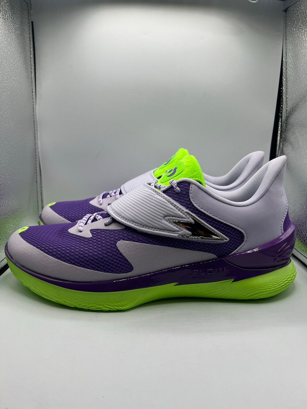 Under Amour Curry Fox 1 “The Beam” size 14 mens
